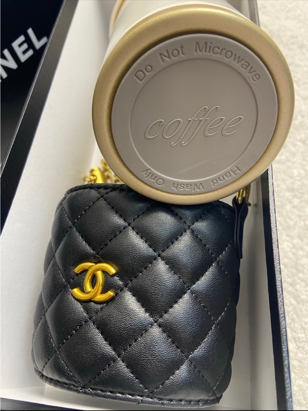 Limited Edition Beaute GWP/ VIP Tumbler w/Quilted
Crossbody Holder NWB - Picture 11 of 16